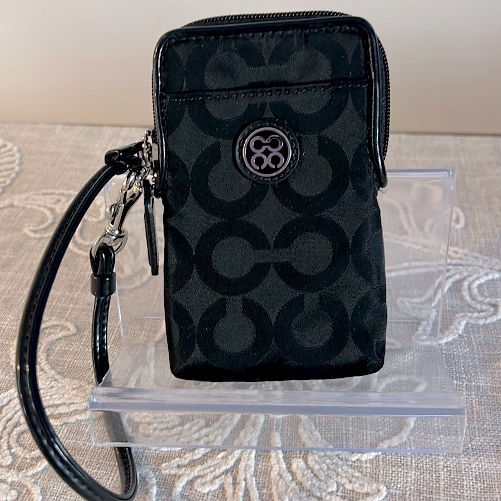 Coach EUC Black Nylon /Patent C Logo Wristlet/Card Holder